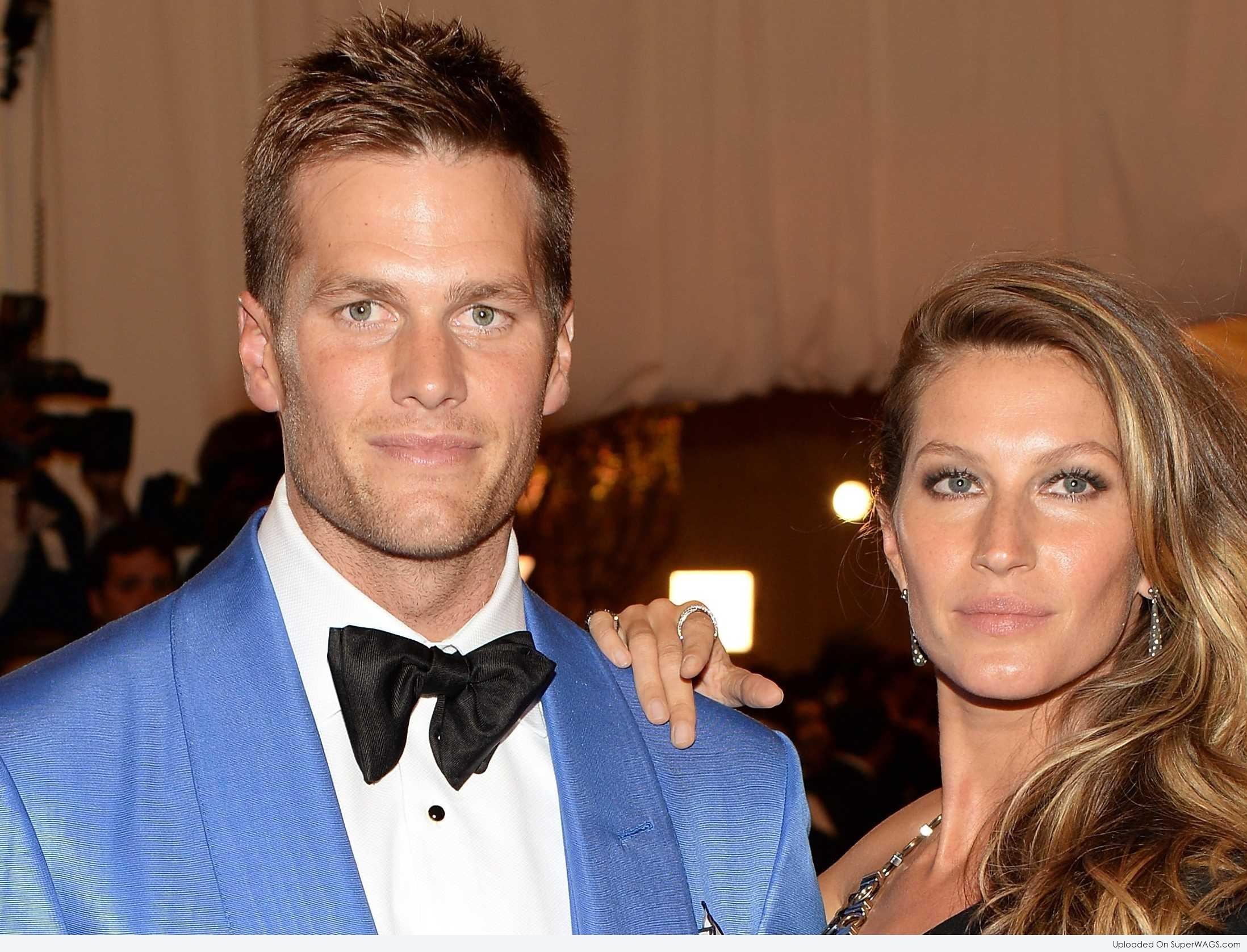 Tom Brady with his wife Gisele Bundchen Super WAGS Hottest Wives