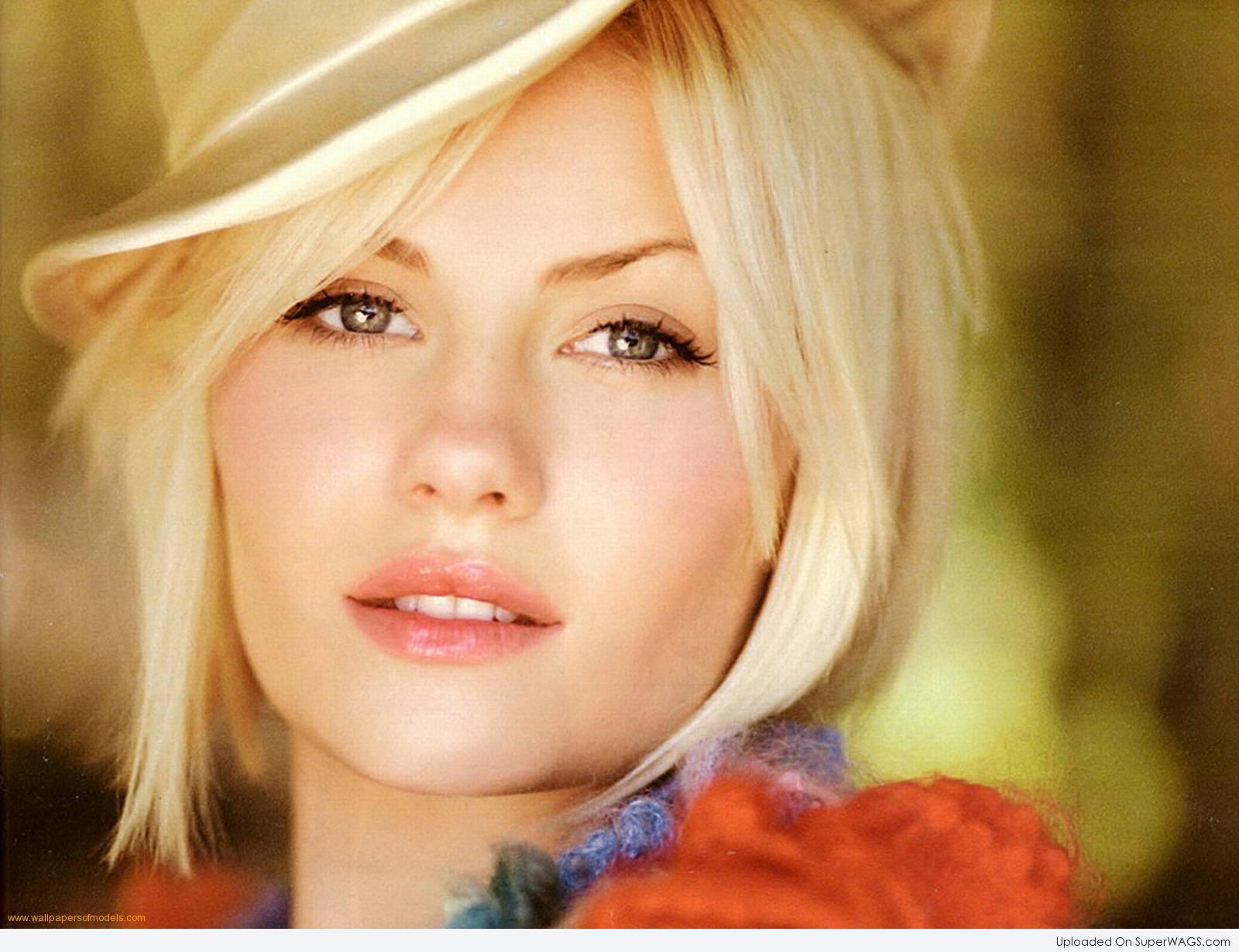 Pretty Face Of Elisha Cuthbert Super WAGS Hottest Wives A