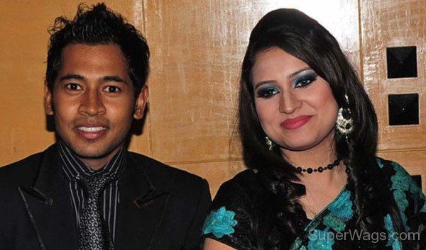 Mushfiqur Rahim With His Wife