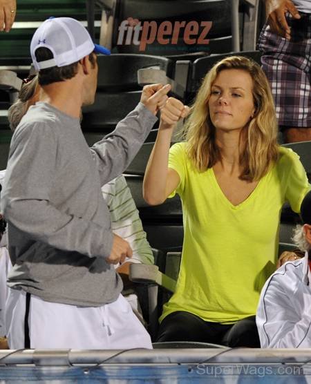 Brooklyn Decker Supports Husband Andy Roddick