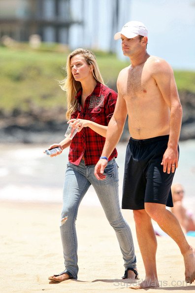 Brooklyn Decker and Andy Roddick Beach in Hawaii