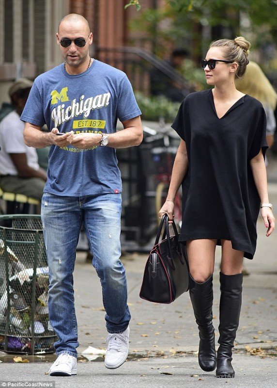 Derek Jeter and Minka Kelly Enjoying