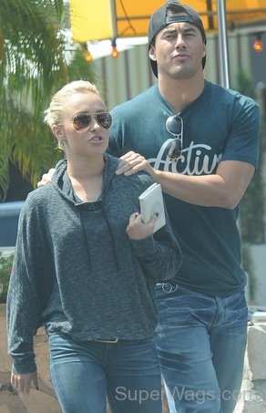 Football Player Scotty McKnight With Girlfriend Hayden Panettiere