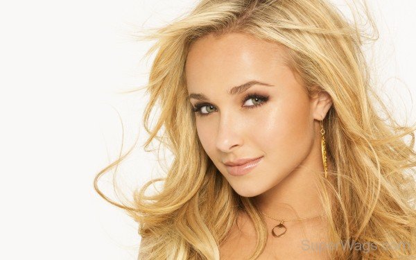 Hayden Panettiere Looking Awesome