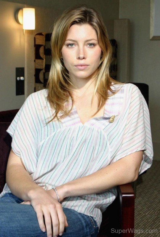 Jessica Biel Sitting On Chair