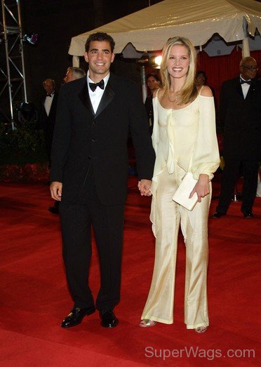 Pete Sampras And Bridgette Wilson Standing On Red Carpet