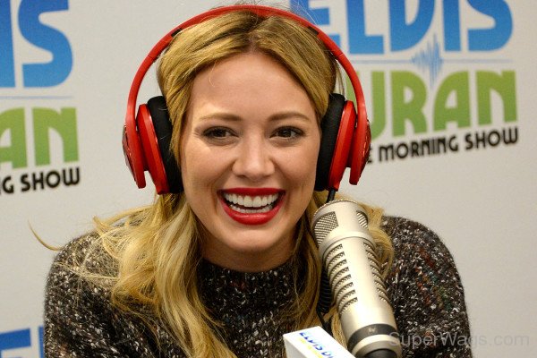 Hilary Duff On Mic 