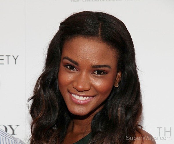 Delightful Leila Lopes-Sw1015