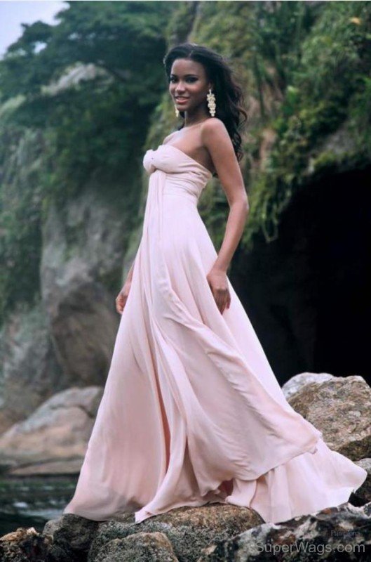 Glamorous Leila