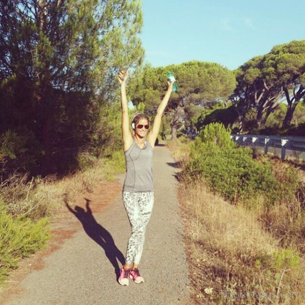 Image Elena Santarelli-Sw133