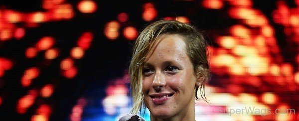 Attractive Swimmer Federica Pellegrini-SW1003