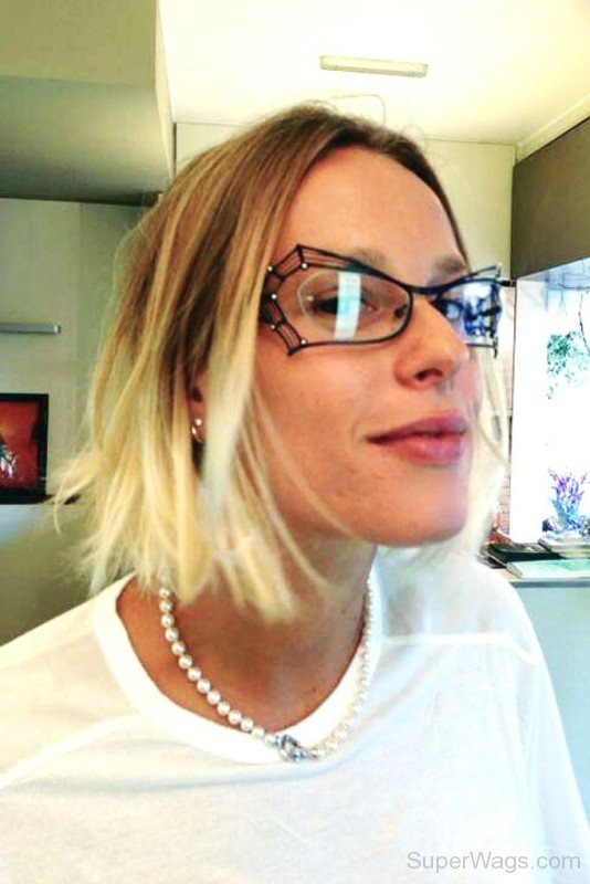 Federica Pellegrini Wearing Stylish Goggles-SW1098