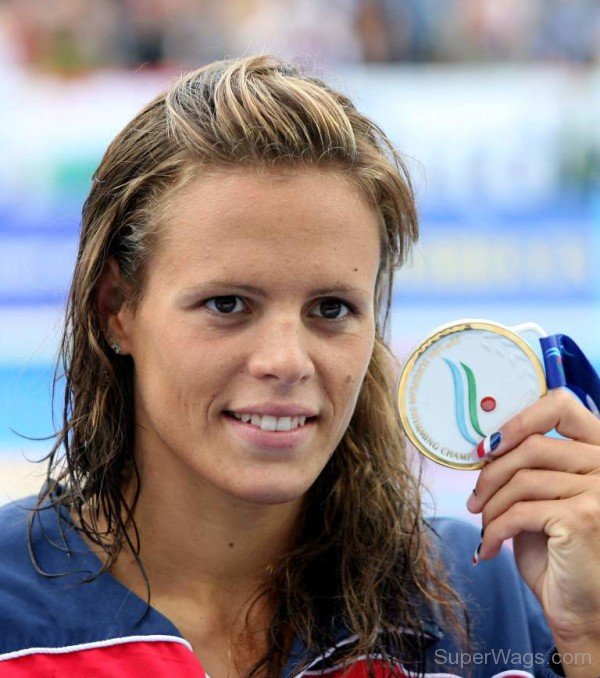 Laure Manaudou Showing Medal-SW1036