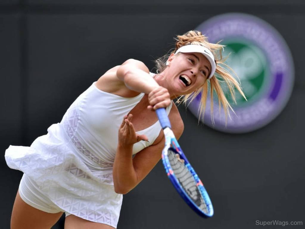 Maria playing. Шарапова Уимблдон 2004. Шарапова доброе утро. Победа Шараповой на Уимблдоне 2004 видео.