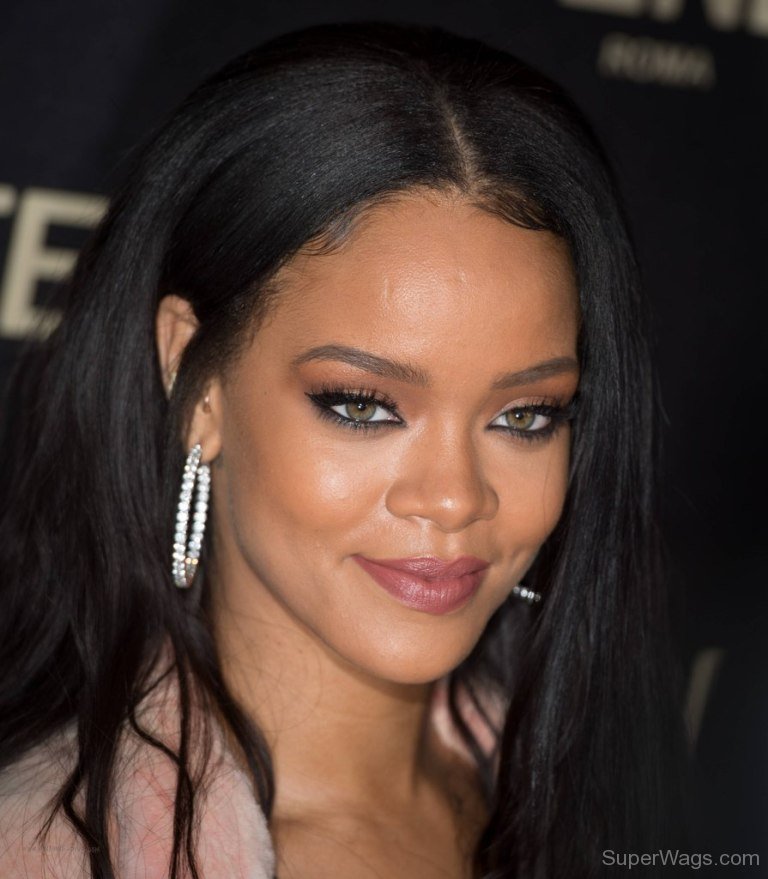 Actress Robyn Rihanna | Super WAGS - Hottest Wives and Girlfriends of ...