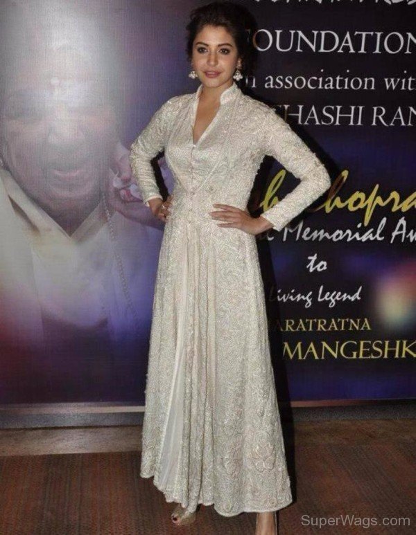 Anushka Sharma Wearing White Dress-SW164