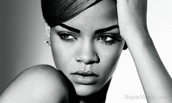 Barbadian Singer  Rihanna-SW1006