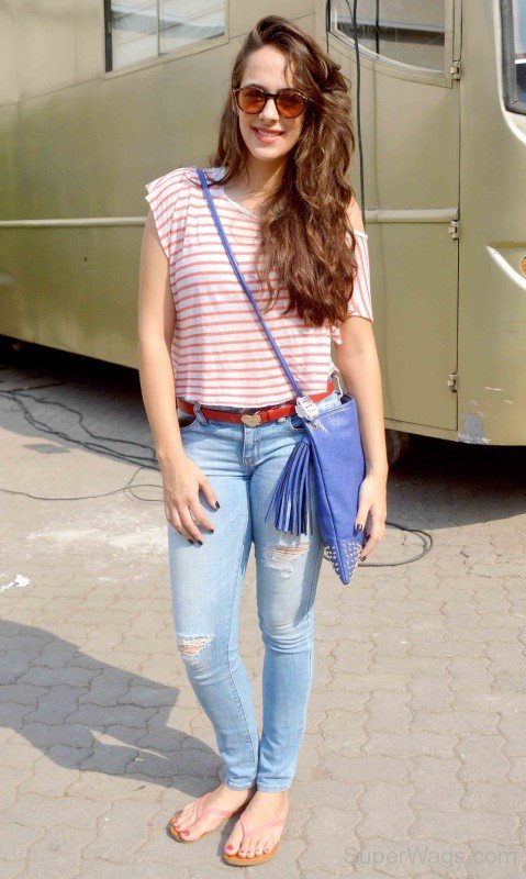 Hazel Keech Wearing Casual Attire 1-SW1080