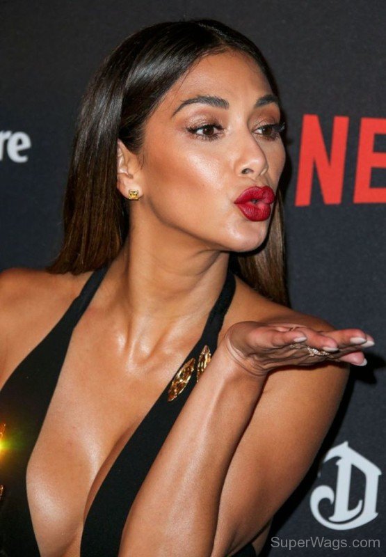 Nicole Scherzinger Closeup-SW113