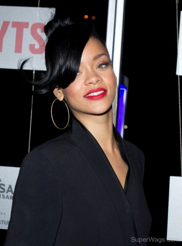 Picture-Of-Robyn-Rihanna