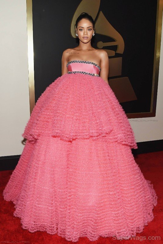 Robyn Rihanna Fenty In Pink Gown-SW1059