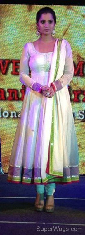 Sania Mirza Pajami Suit