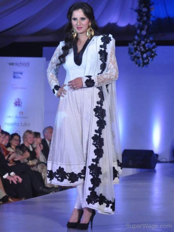 Sania Mirza Wearing White Suit-SW143