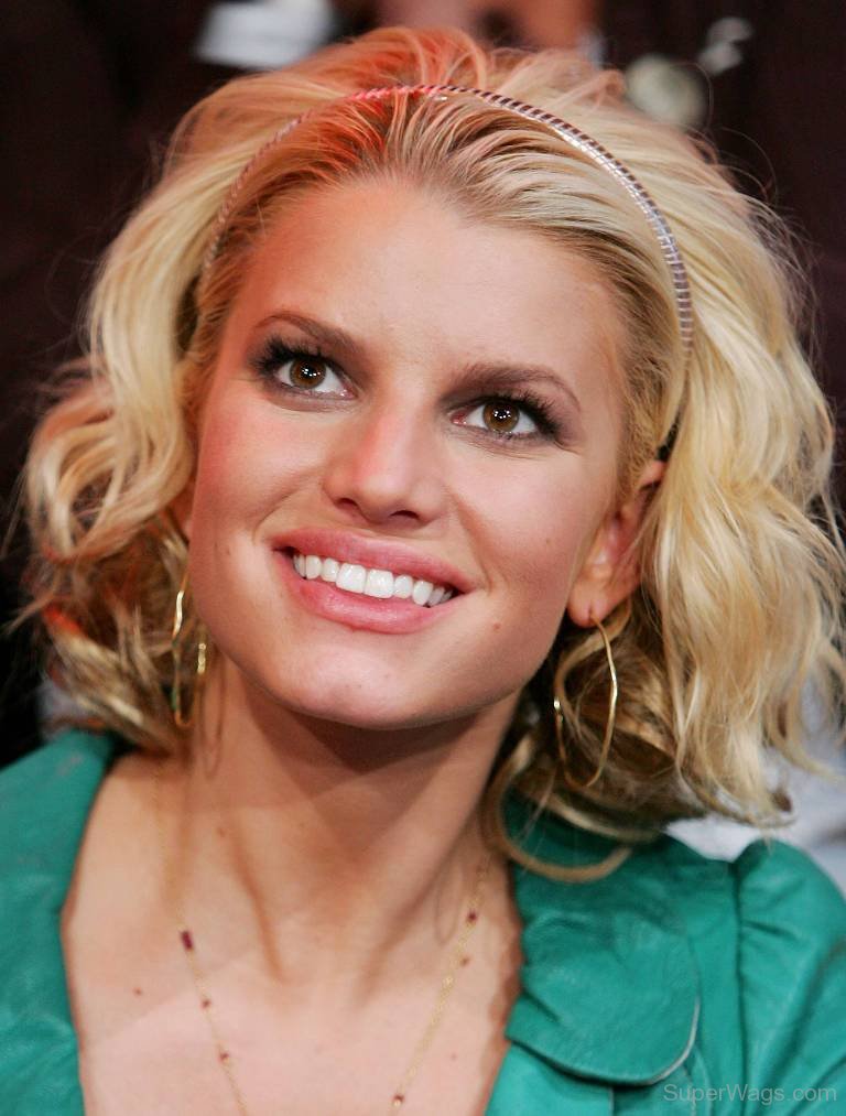 Jessica Simpson Looking Pretty | Super WAGS - Hottest Wives and ...