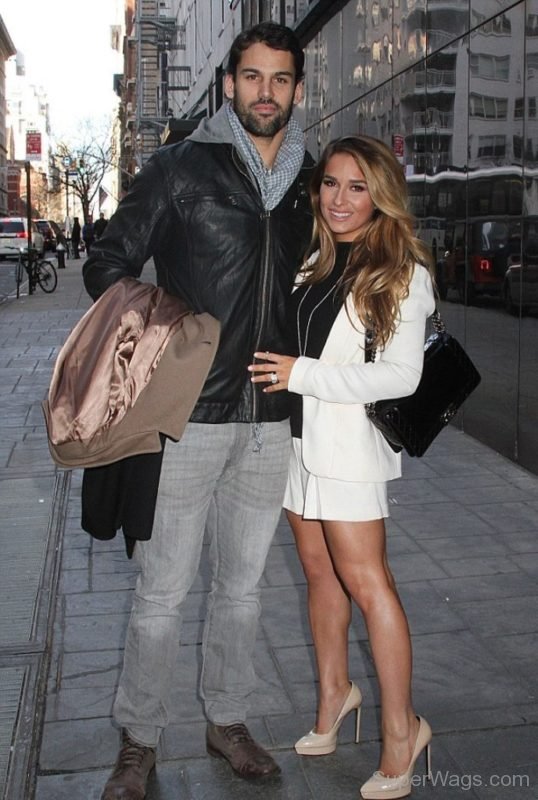 Jessie James Decker And Her Husband 4-SW119