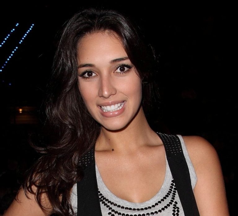 Amelia Vega Looking Beautiful | Super WAGS - Hottest Wives and Girlfriends of High-Profile Sportsmen