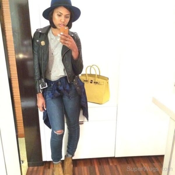 Ayesha Curry In Casual Outfit-SW114