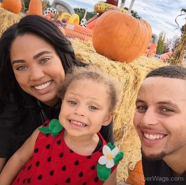 Ayesha Curry With Her Family-SW130
