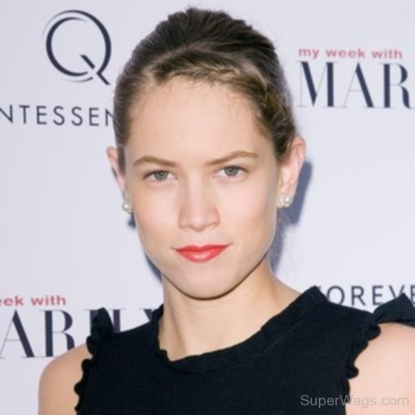 Cody Horn Red Lips-SD160