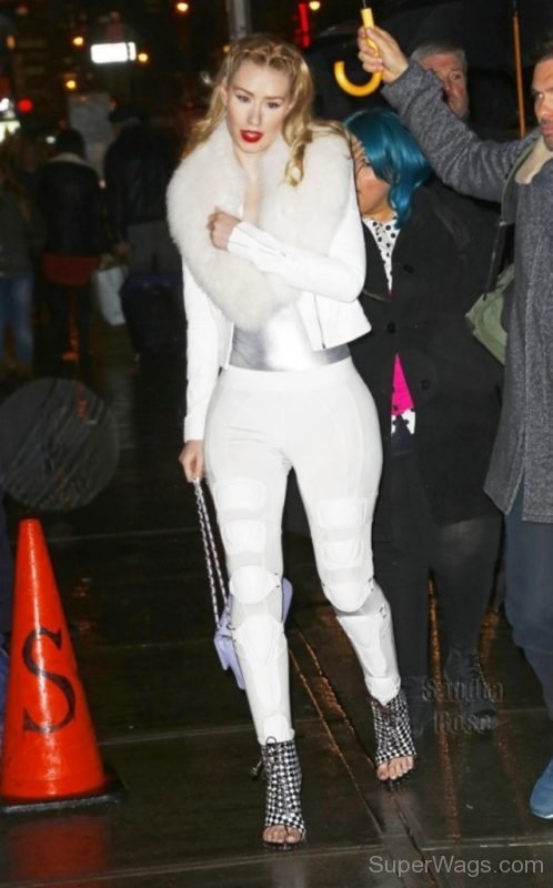 Iggy Azalea In White Outfit-SW1043