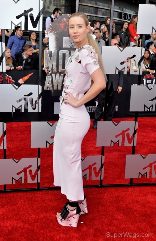 Iggy Azalea Posing On Red Carpet-SW1066