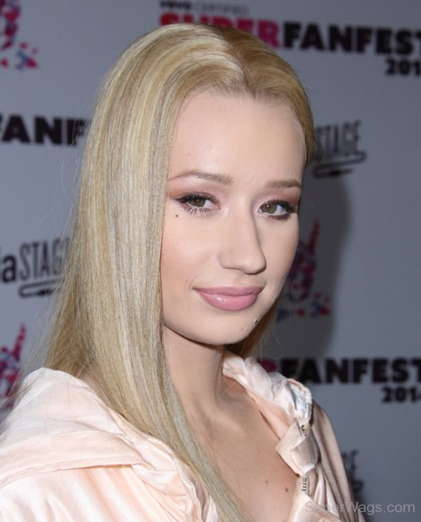 Iggy Azalea Smiling Face-SW1073