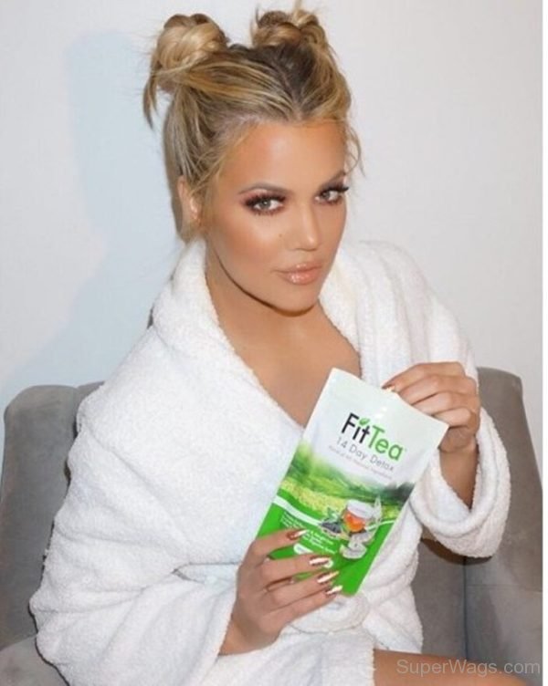 Khloe Kardashian 01-SW1019