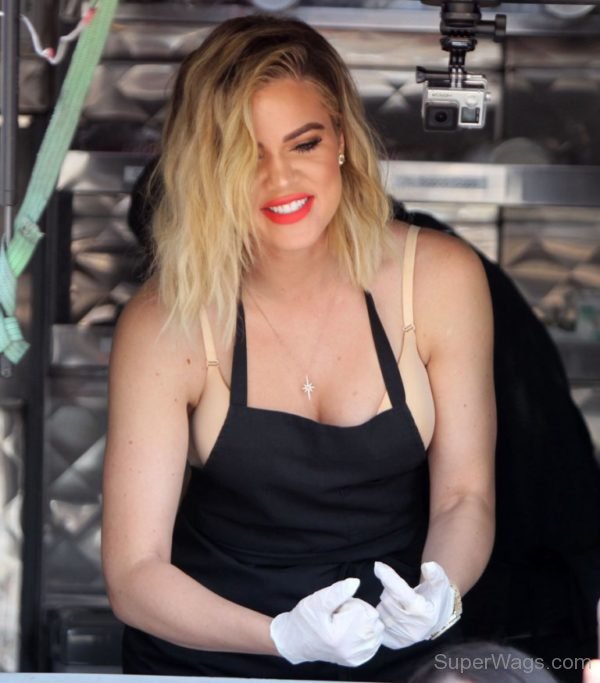 Khloe Kardashian Looking Cute-SW1062