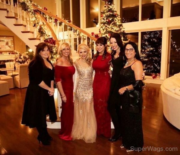 Lindsay Davis With freinds-SW133
