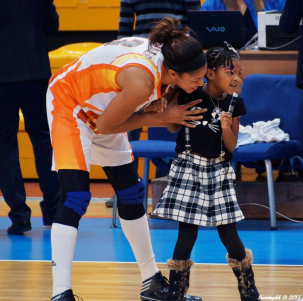 Candace Parker And Her Daughter-SW104