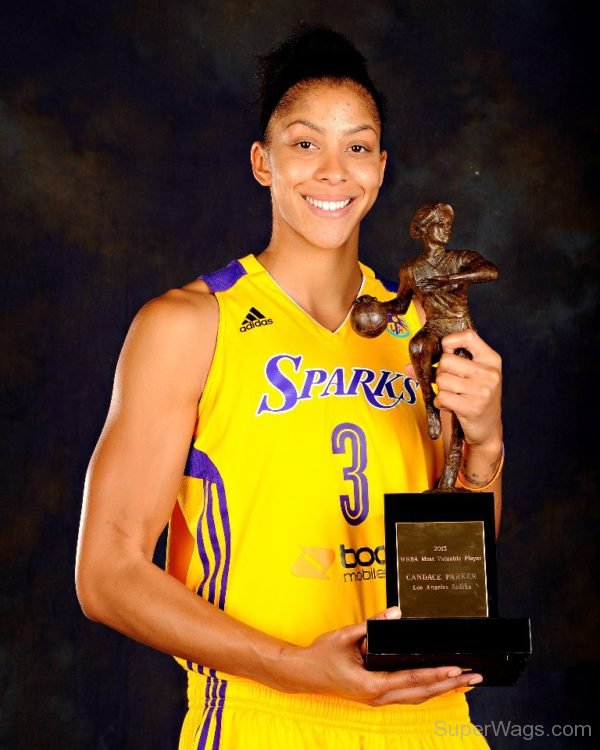 Candace Parker Holding Troffy-SW1025