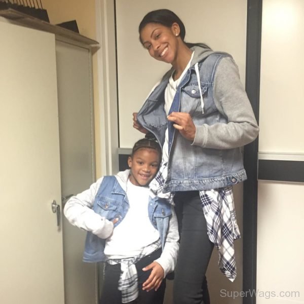 Candace Parker With Her Daughter-SW135