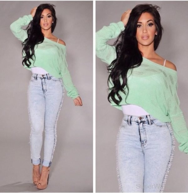 Claudia Sampedro In Light Green Top And Blue Jeans