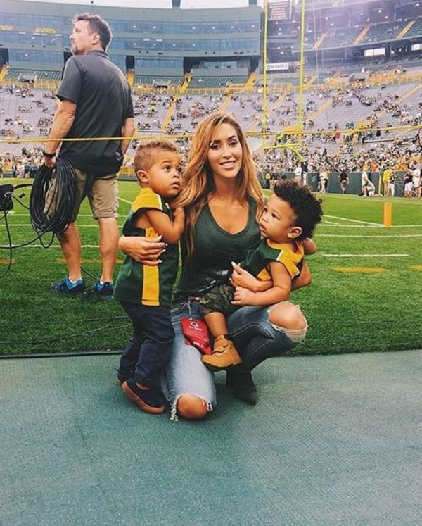 Claudia Sampedro With Her Children