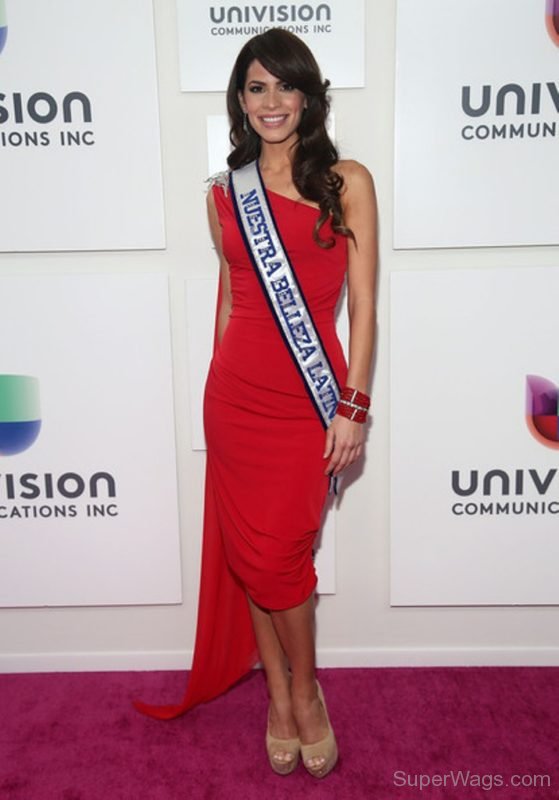 Viviana Ortiz In Red Dress