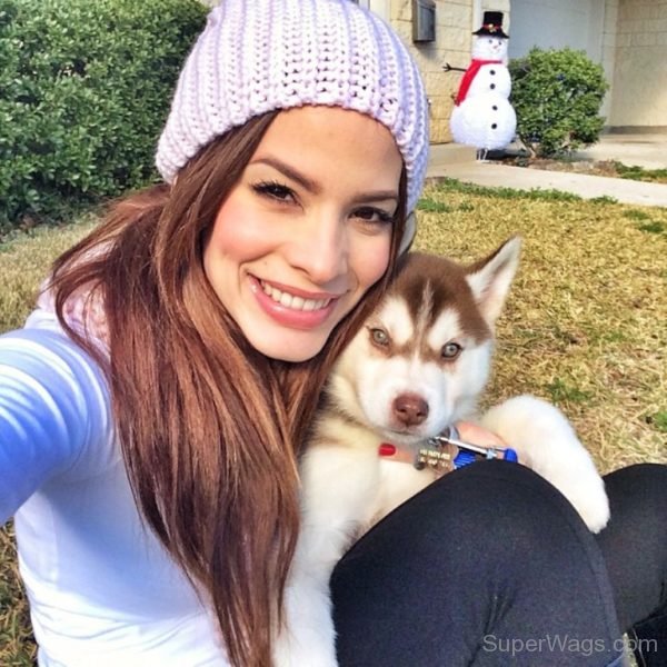 Viviana Ortiz With Dog